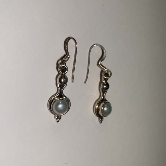 Silver Pearl Earrings. - Picture 2 of 3